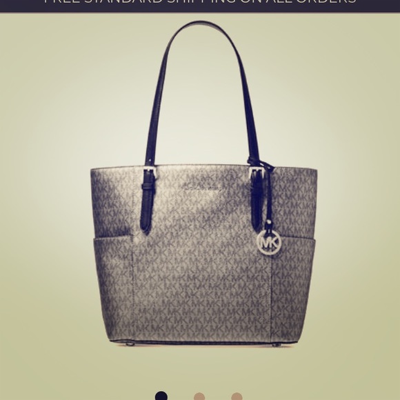 Purse - Picture 1 of 1